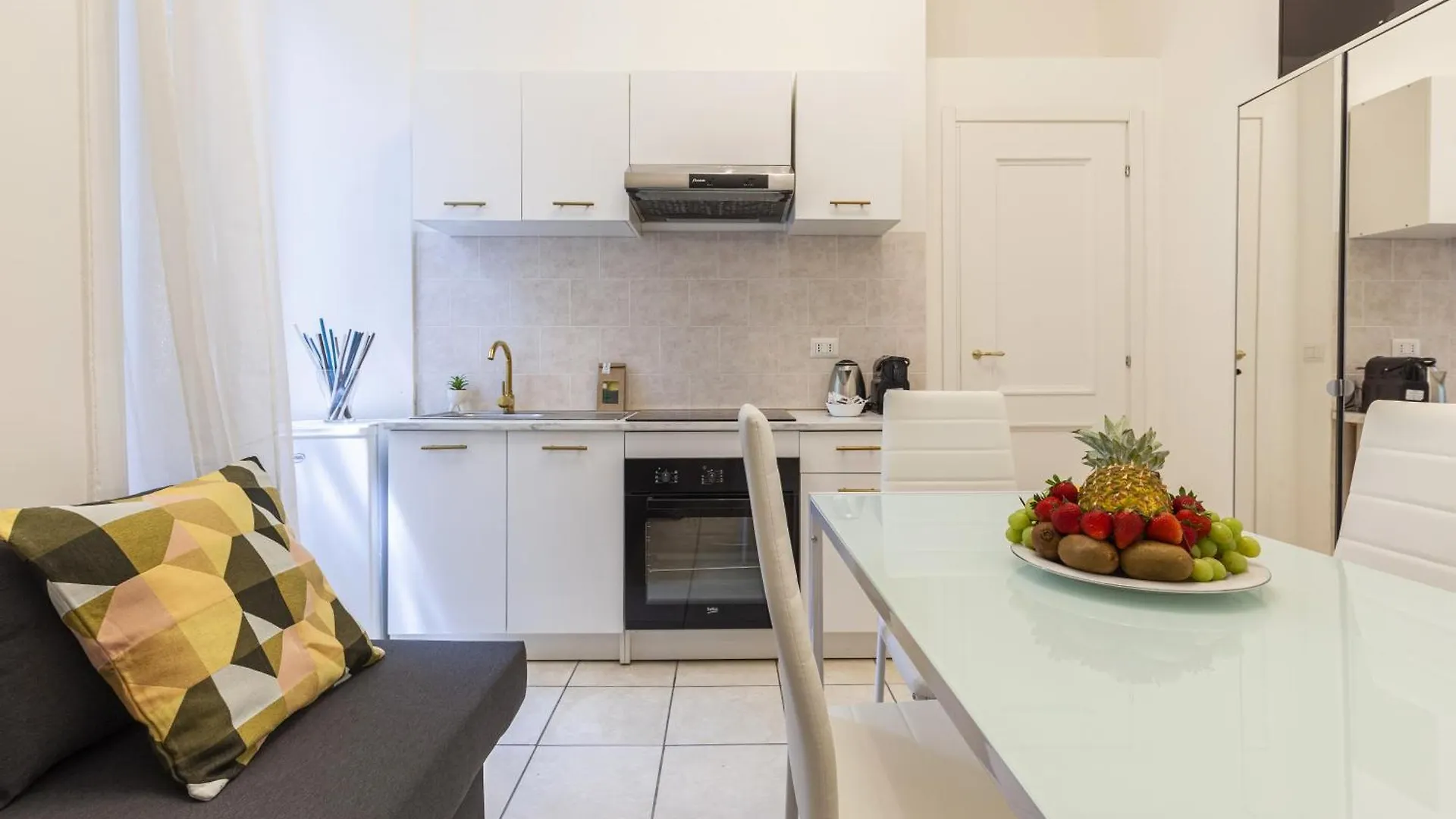Apartment Hostly-Michelangelo Cloister Suite-Center Of Rome Italy